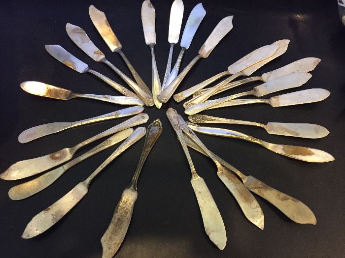Lot of Silver-plate Butter Knives. 