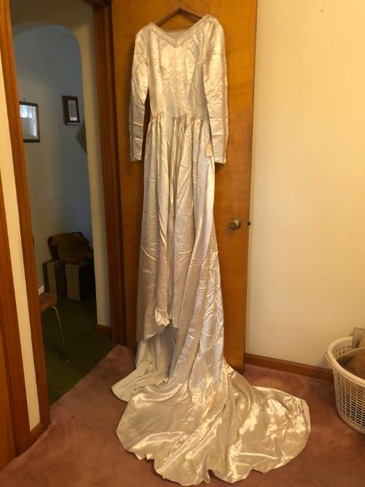 Gorgeous Vintage Wedding Gown