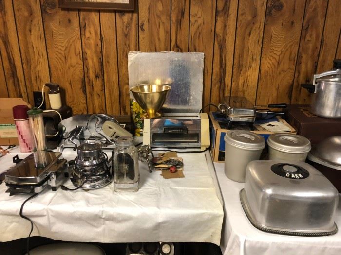 Vintage Retro Kitchen - Club Aluminum, Mirro, Oyster and more