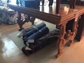 Table and scatter rugs