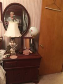  BEAUTIFUL NIGHT STAND  ANTIQUE LAMPS AND MONKEY IN MIRROR