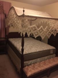  BEAUTIFUL  CANOPY  BED  AND  FOOT STOOL
