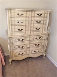 Chest of drawers