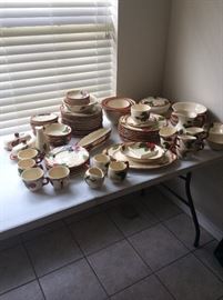 Mid Century Franciscan Earthenware (Apple) 90 piece set.