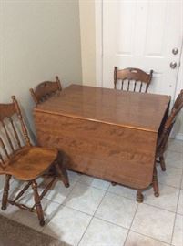 Folding dining table w/4 chairs