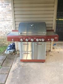 Kenmore Stainless Steel LP gas grill (never used)