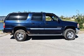 1 2004 GMC Yukon XL 2500 4X4.
