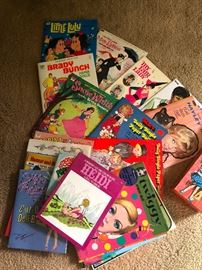 Lot of vintage UNUSED and UNCUT paper doll books