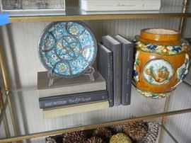 pair Tang Dynasty urns