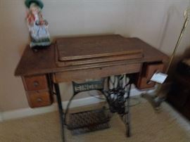 vintage sewing machine cabinet, sewing machine is missing