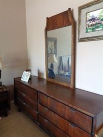 vintage dresser w/mirror