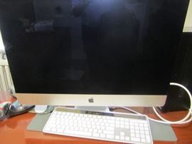 LIKE NEW APPLE COMPUTER