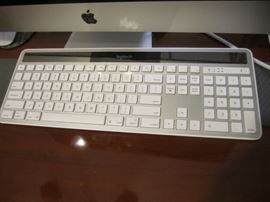 LIKE NEW APPLE COMPUTER