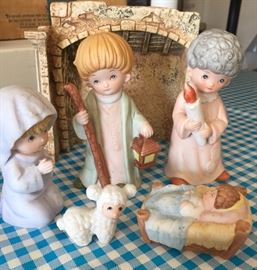 Vintage small nativity set. 