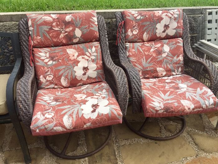 Outside patio chairs 