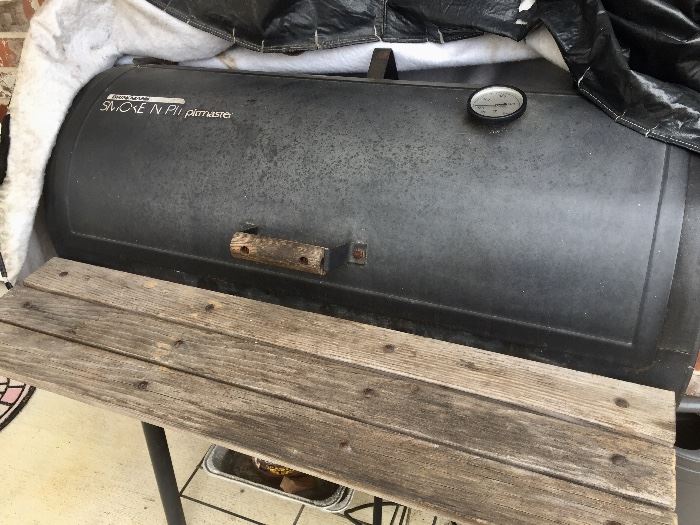 Spitmadter smoke pit grill 