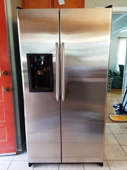 25 CF Stainless Refrigerator: http://www.ctonlineauctions.com/detail.asp?id=760604