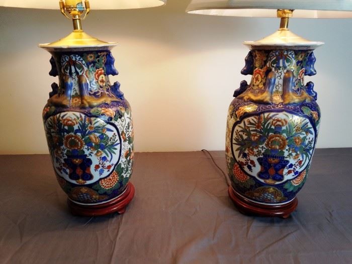 Pair Asian Influence Lamps: http://www.ctonlineauctions.com/detail.asp?id=763367