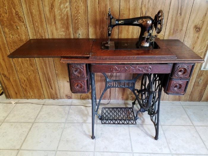 Antique Treadle Singer Sewer http://www.ctonlineauctions.com/detail.asp?id=763757
