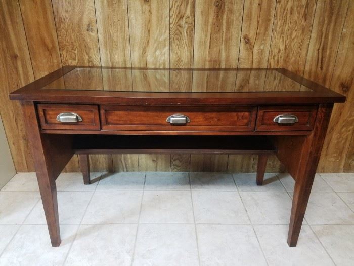 Glass Top Office Desk: http://www.ctonlineauctions.com/detail.asp?id=763995