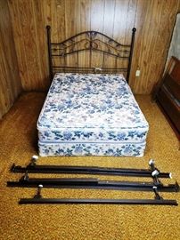 Queen Bed: http://www.ctonlineauctions.com/detail.asp?id=764073