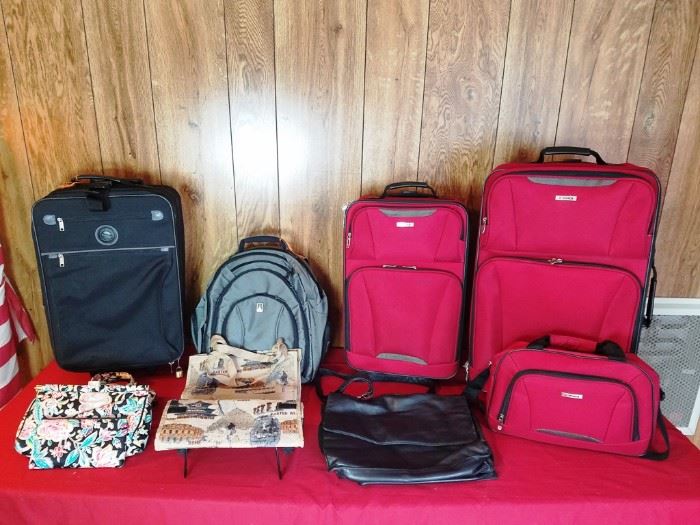 Luggage and Travel Bags: http://www.ctonlineauctions.com/detail.asp?id=764128