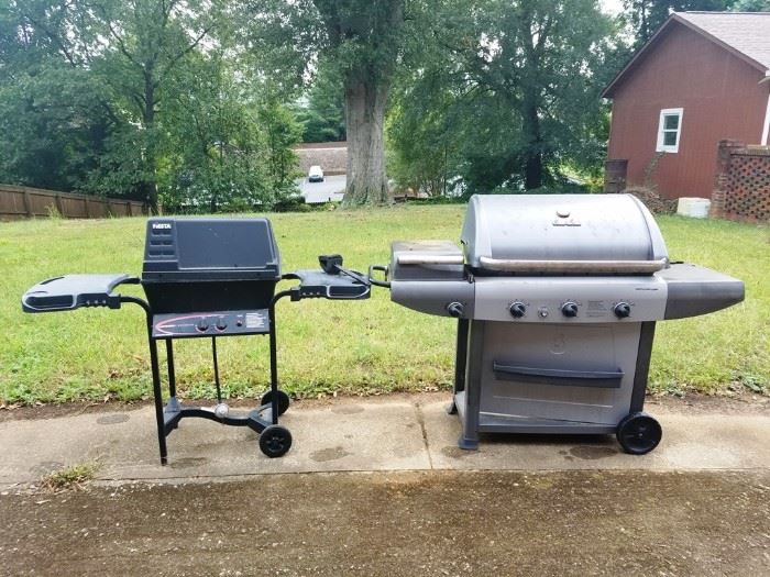 Two Propane Gas Grills http://www.ctonlineauctions.com/detail.asp?id=764543