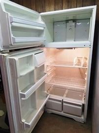 Kenmore Refrigerator http://www.ctonlineauctions.com/detail.asp?id=763680