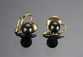 14K Gold & Black Pearl Earrings