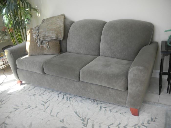 Broyhill microfiber sleep sofa