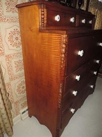 Detail of TM Chest ... the wood color is BRIGHT !