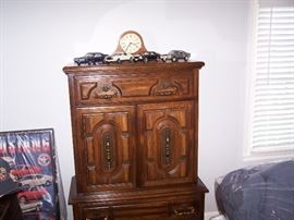 VINTAGE WOODEN WARDROBE, OLD CLOCK & MODEL CARS