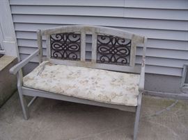 YARD SETTEE