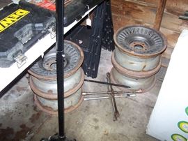 WHEELS & LUG WRENCHES