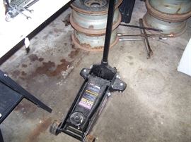 FLOOR JACK