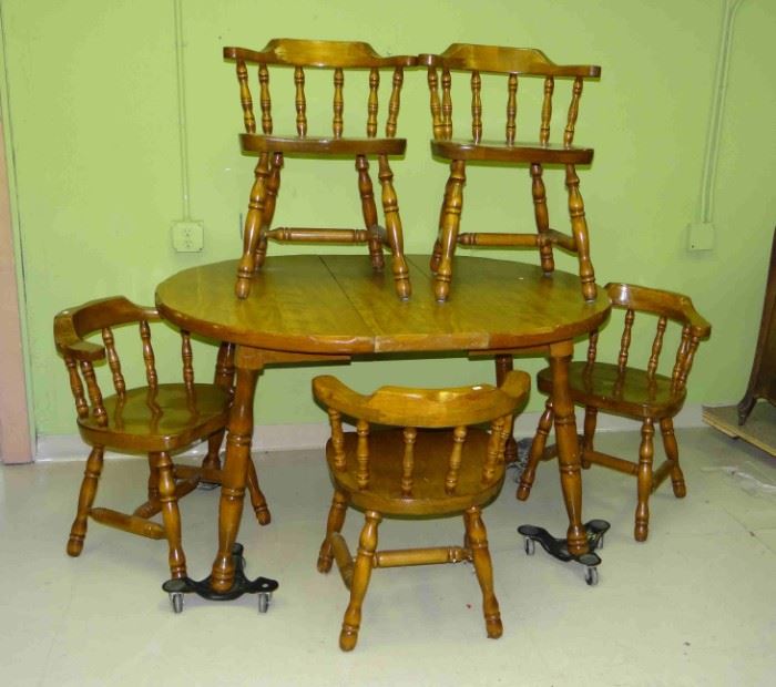 Table w/5 Chairs