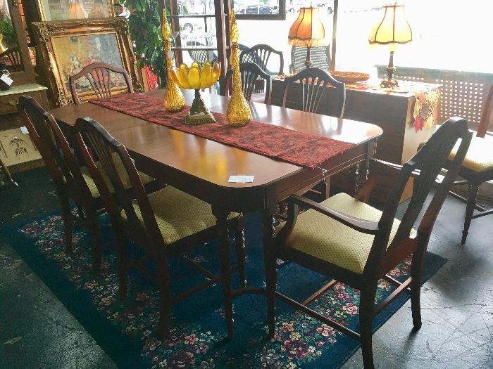 Beautiful Mahogany Table with 8 Matching Chairs, plus one small bench 