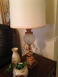 Another vintage lamp