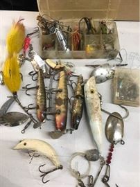  Lot 1 Vintage Fishing Items