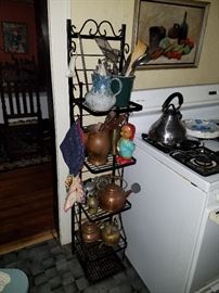 Small bakers rack w/copper tea pots and pitcher