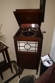 Brunswick Victrola In Excellent Working Condition 