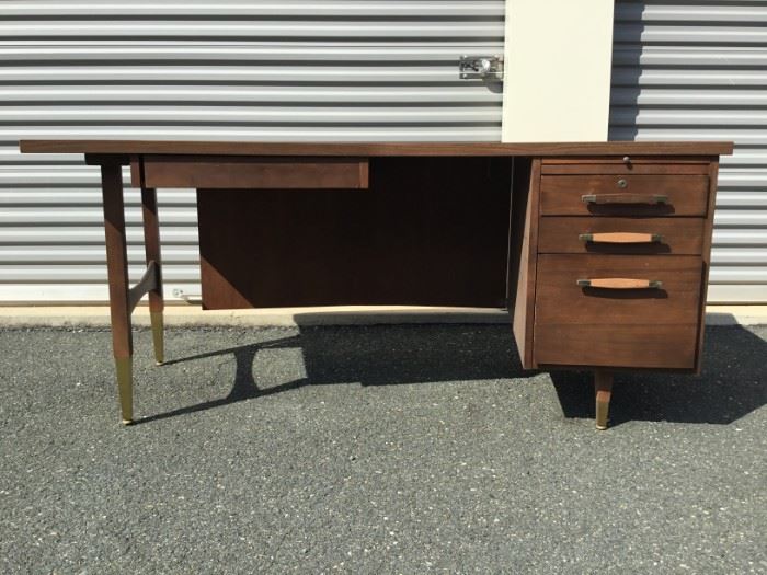 Vintage 1950's Office Desk https://ctbids.com/#!/description/share/53355