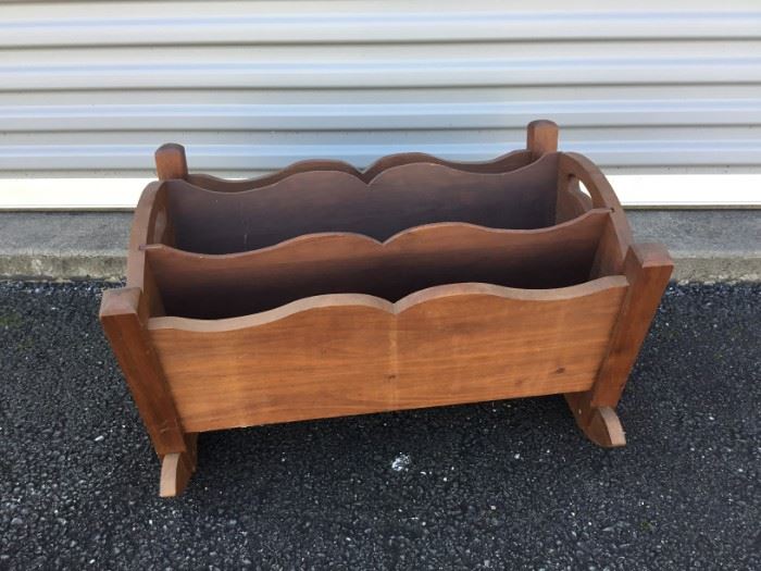 Wooden Magazine Rack https://ctbids.com/#!/description/share/53164