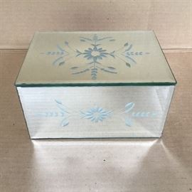 Mirrored Glass Jewelry Box Mirrored Glass Jewelry Box https://ctbids.com/#!/description/share/53043