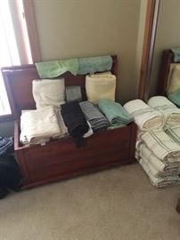 Very nice towels and hope chest.