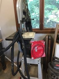 Very nice band saw.