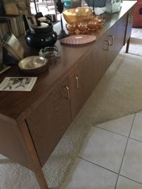 Very, very nice cabinet.