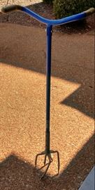 Like New Lawn Aerator/Weed Remover.