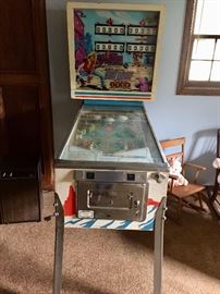 Gottleib Fast Draw pinball machine
WORKS