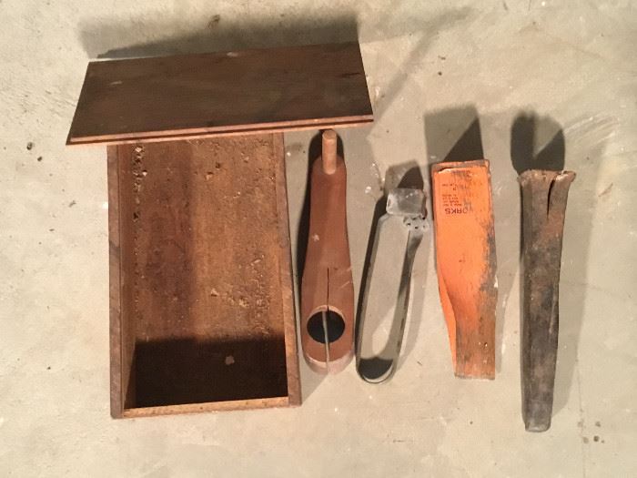 Wooden Box with Tools    https://ctbids.com/#!/description/share/53712